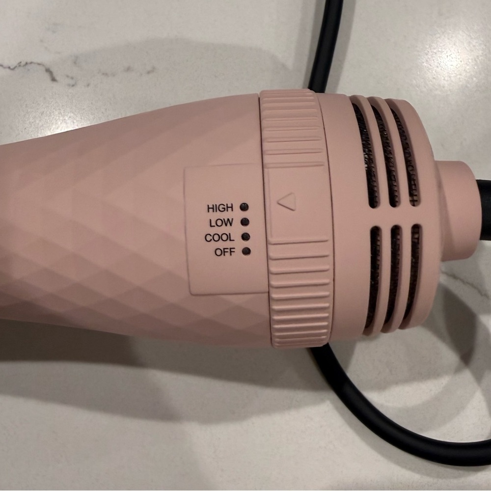 Lange  Le Volume Hair Styling Brush 60 mm with hair towel and clips - Picture 3 of 8